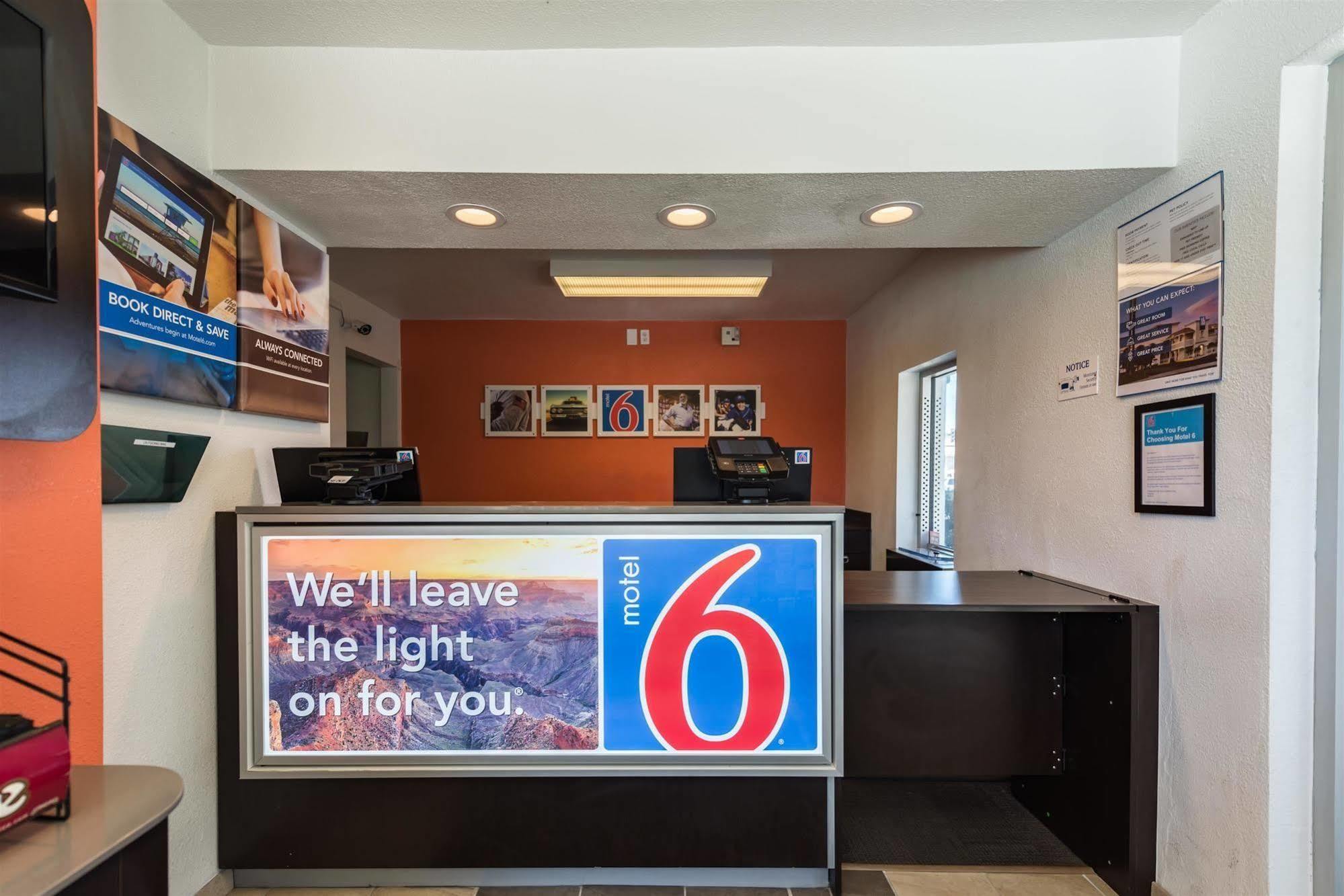 Motel 6-Reno, Nv - Virginia Plumb Ngoại thất bức ảnh