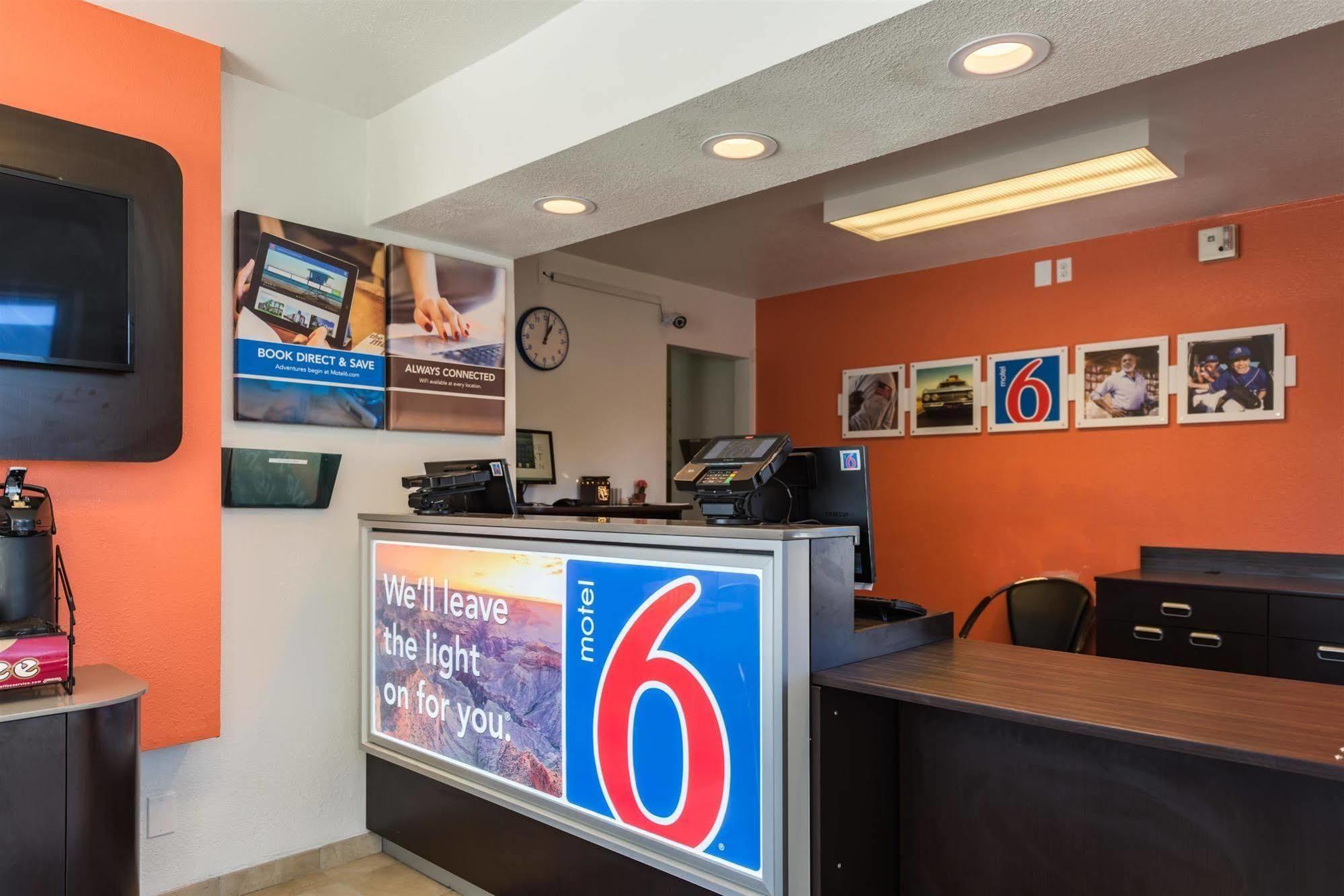 Motel 6-Reno, Nv - Virginia Plumb Ngoại thất bức ảnh